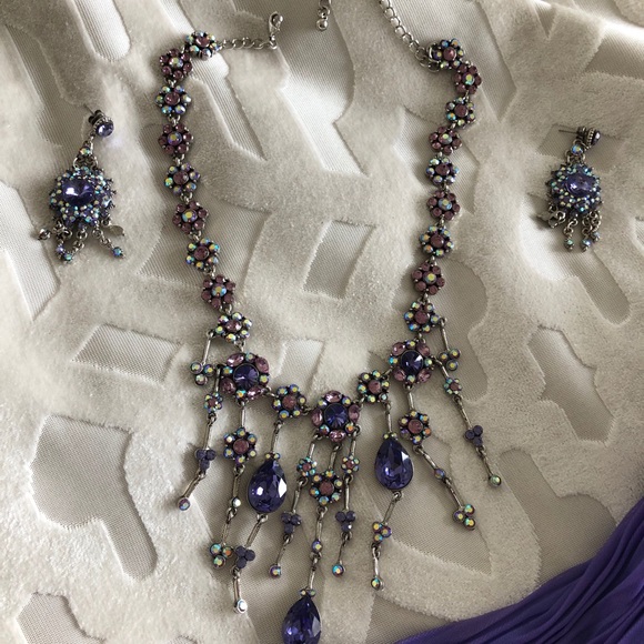 Jewelry - Picture 5 of 5